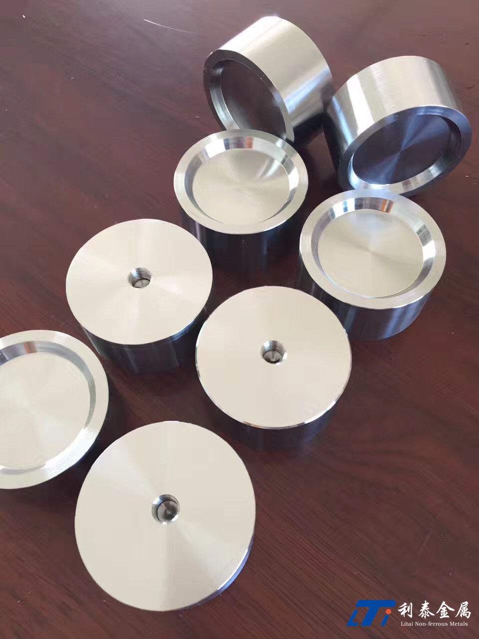 圓靶 （鈦、鈦鈮、鋯、鎳、鈮、鉭）
